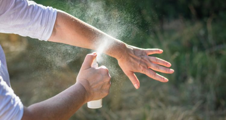 Comparación visual de productos contra mosquitos