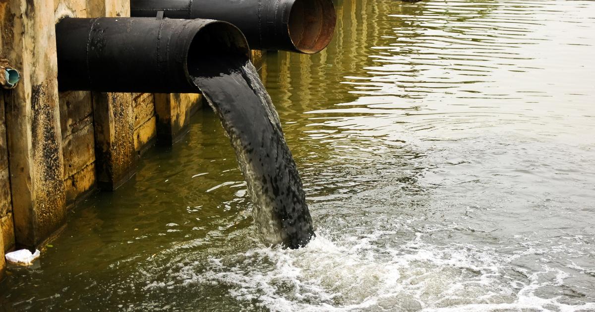 Contaminación de ríos por vertidos industriales