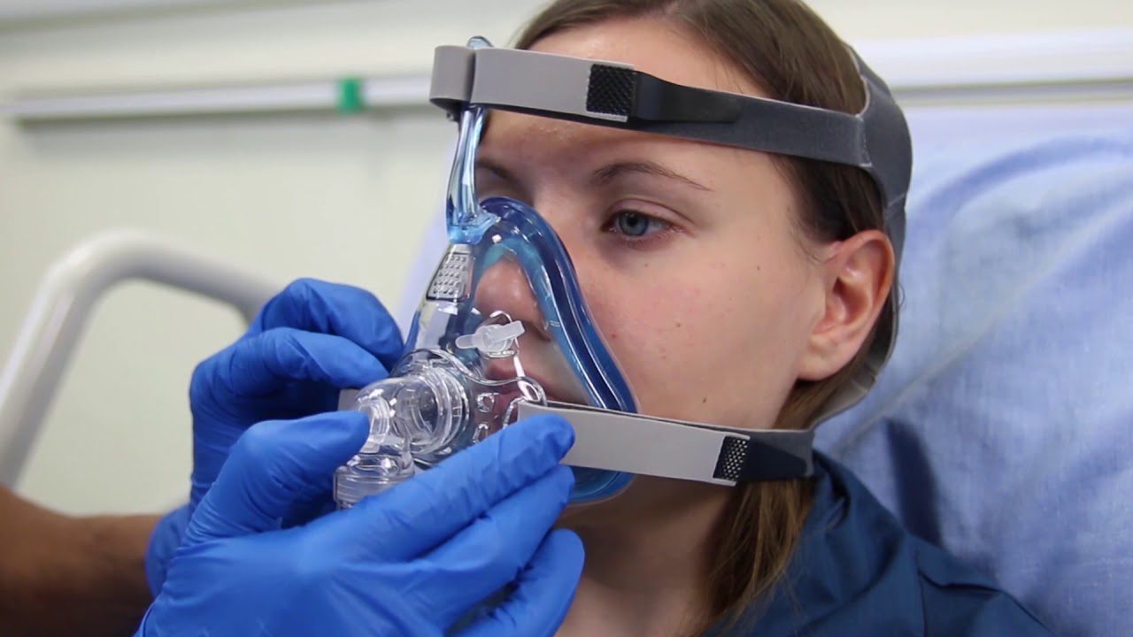 Colocación correcta de mascarilla de respiración artificial