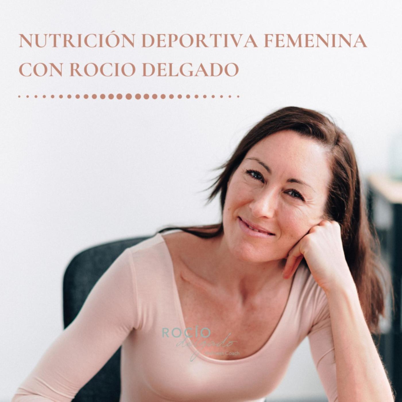 Mujer con expresión de bienestar hormonal