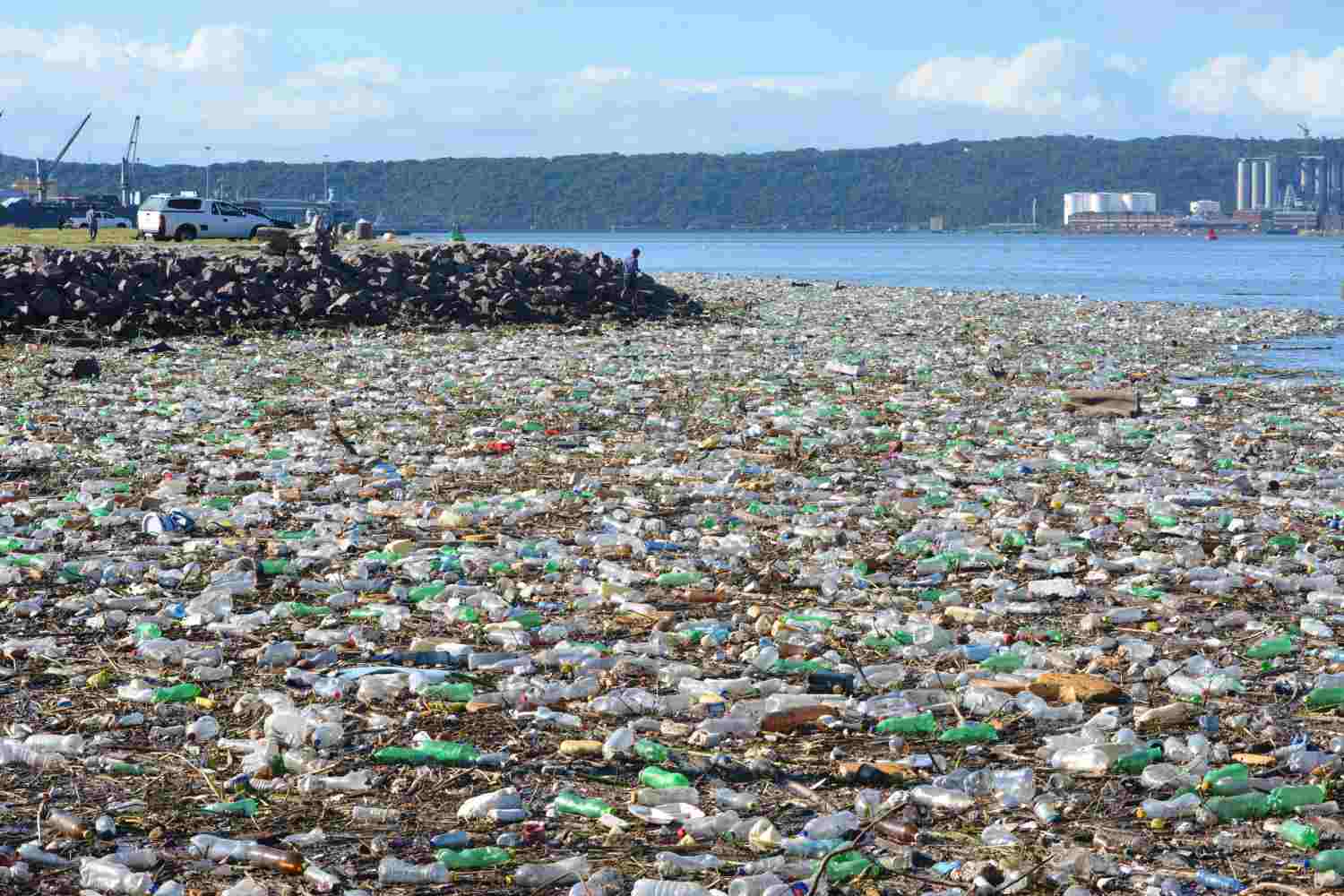 Contaminación industrial en ríos y mares